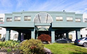 American Inn & Suites